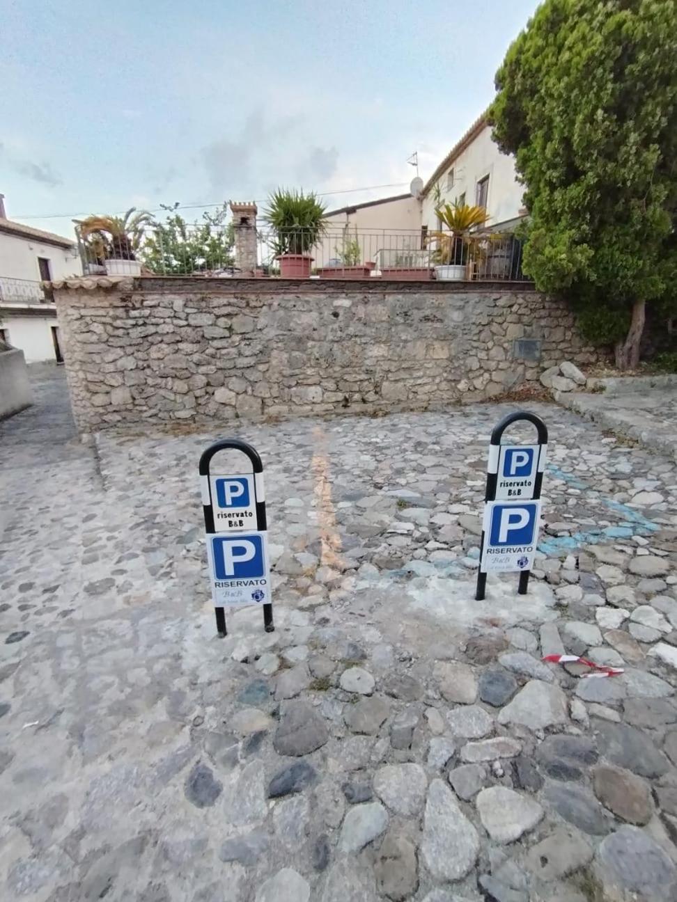La Rosa Blu Bed & Breakfast Gerace Bagian luar foto