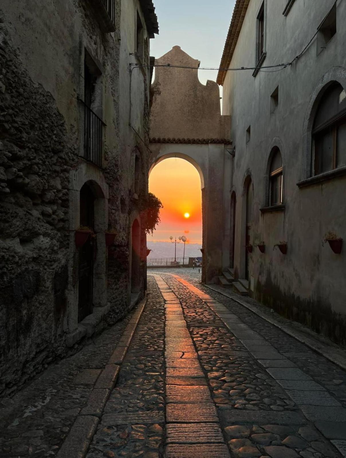 La Rosa Blu Bed & Breakfast Gerace Bagian luar foto